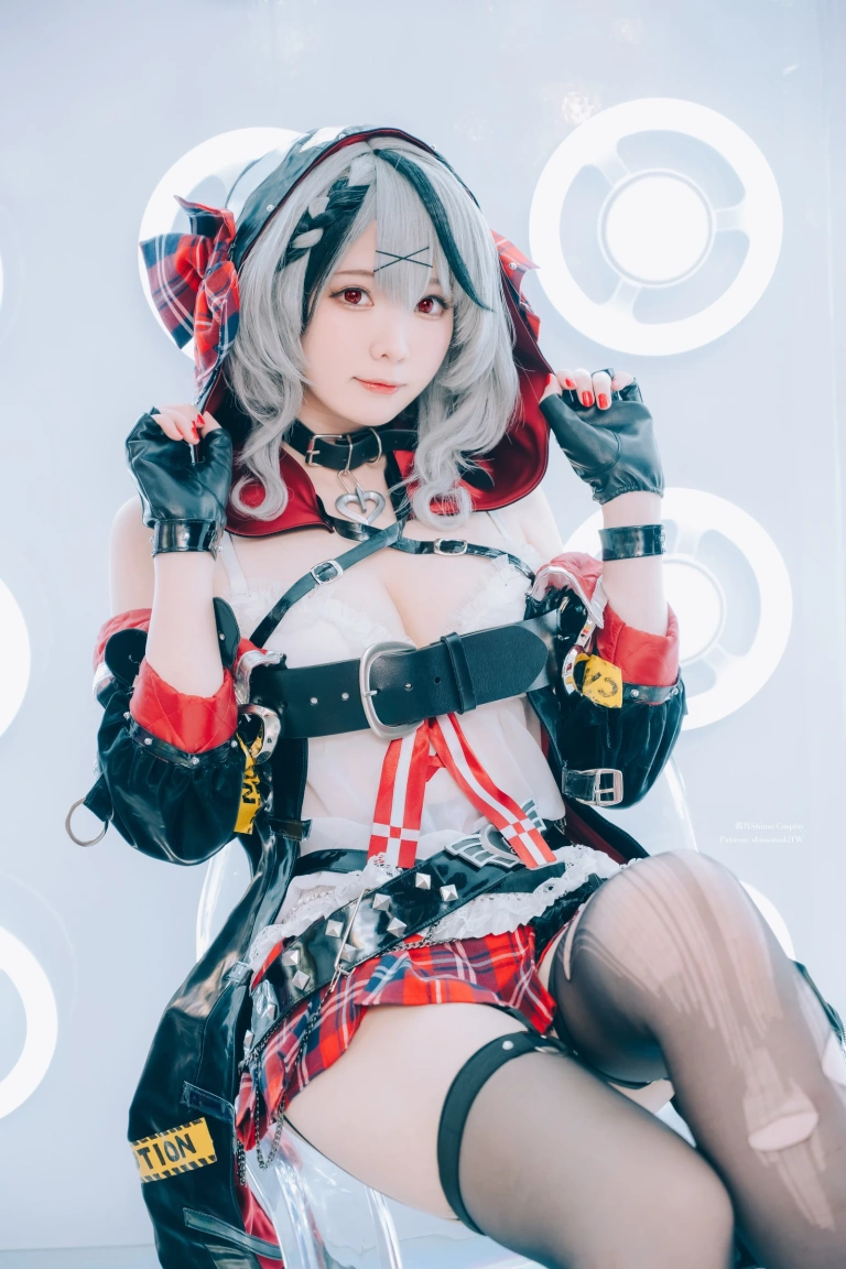 霜月shimo《Sakamata Chloe》主题写真：16张全套美图