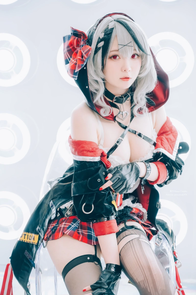 霜月shimo《Sakamata Chloe》主题写真：16张全套美图