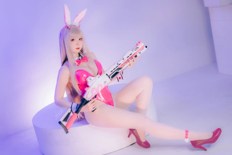 霜月shimo《NIKKE 妮姬 毒蛇兔女郎》主题写真：25张全套美图