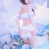 霜月shimo《White Bear》主题写真：16张全套美图