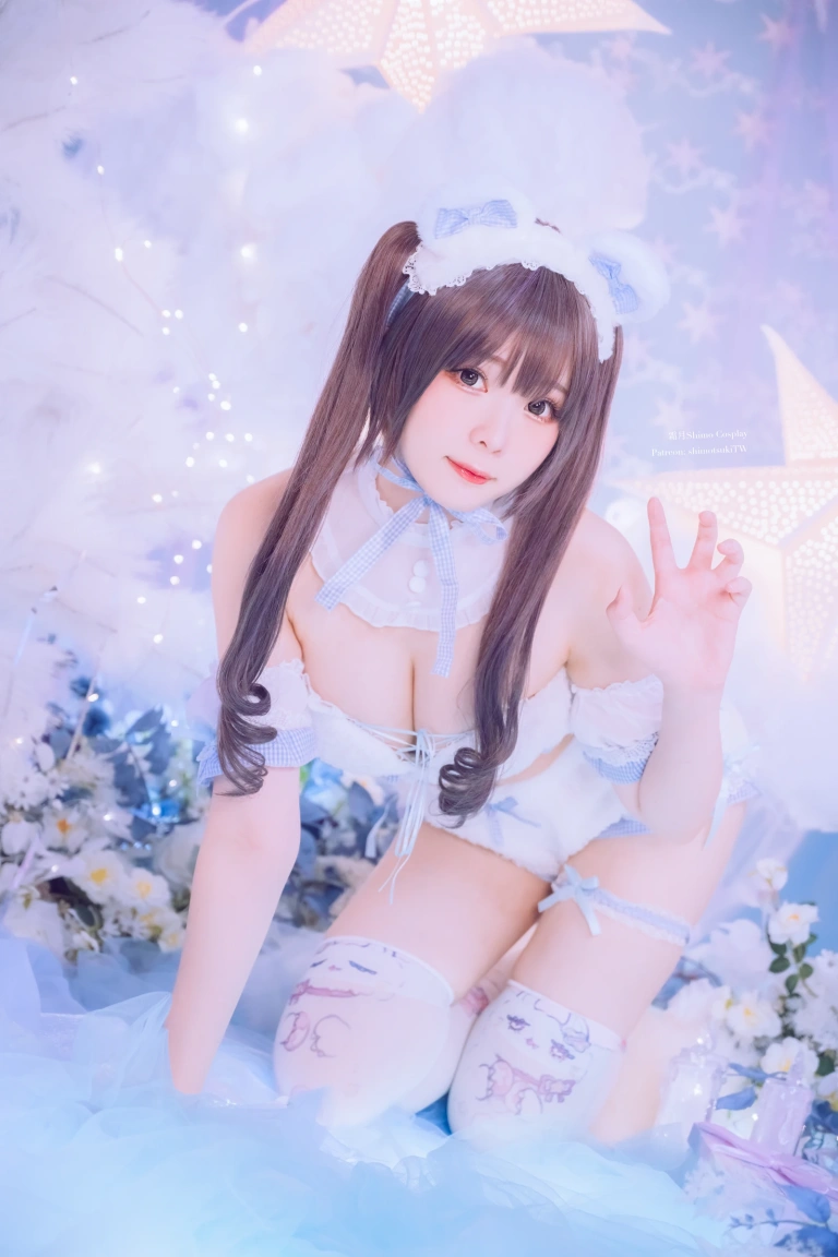 霜月shimo《White Bear》主题写真：16张全套美图