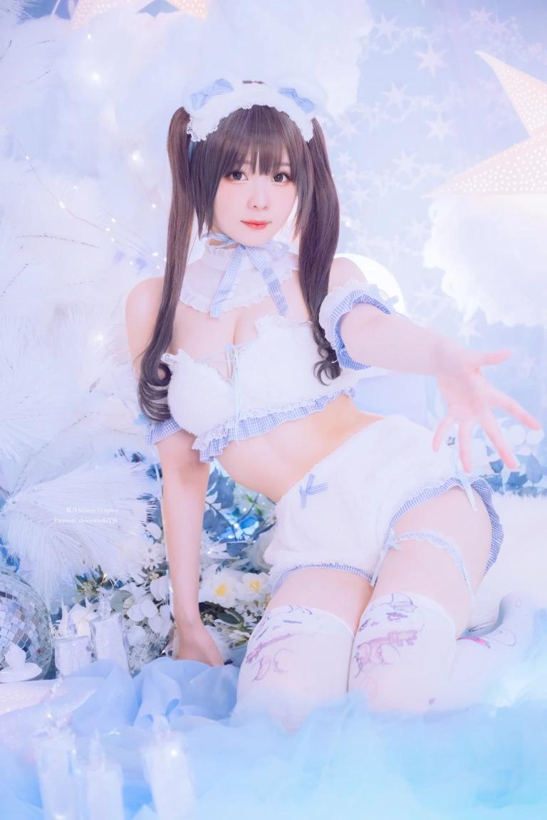 霜月shimo《White Bear》主题写真：16张全套美图
