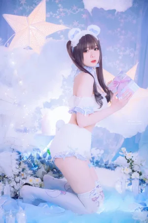 霜月shimo《White Bear》主题写真：16张全套美图