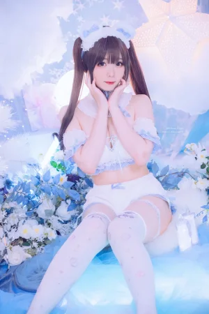 霜月shimo《White Bear》主题写真：16张全套美图