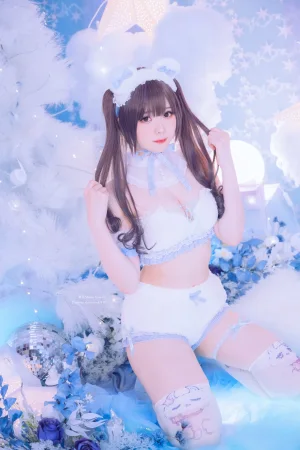 霜月shimo《White Bear》主题写真：16张全套美图