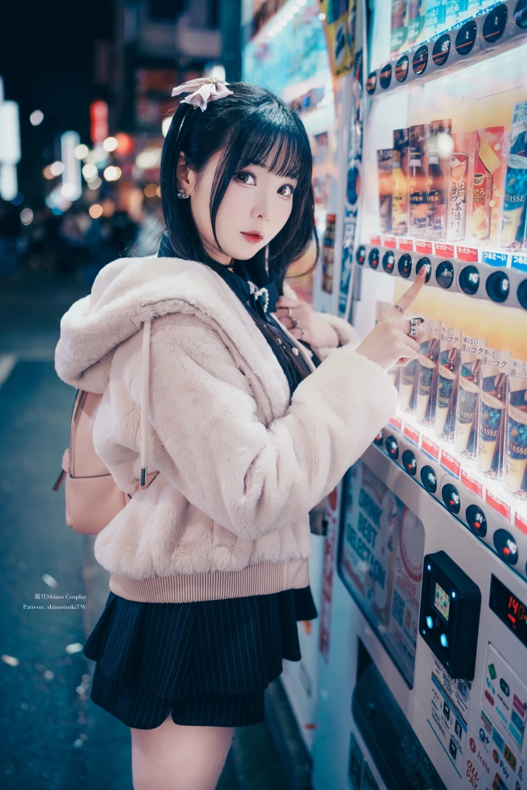 霜月shimo《2025年01月Patreon订阅》主题写真：76张全套美图，含16个视频