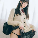 霜月shimo《「DL版写真集」隣のサキュバス霜月さん！！vol.01》主题写真：124张全套美图，含1个视频