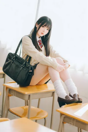 霜月shimo《「DL版写真集」隣のサキュバス霜月さん！！vol.01》主题写真：124张全套美图，含1个视频