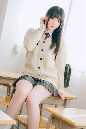 霜月shimo《「DL版写真集」隣のサキュバス霜月さん！！vol.01》主题写真：124张全套美图，含1个视频