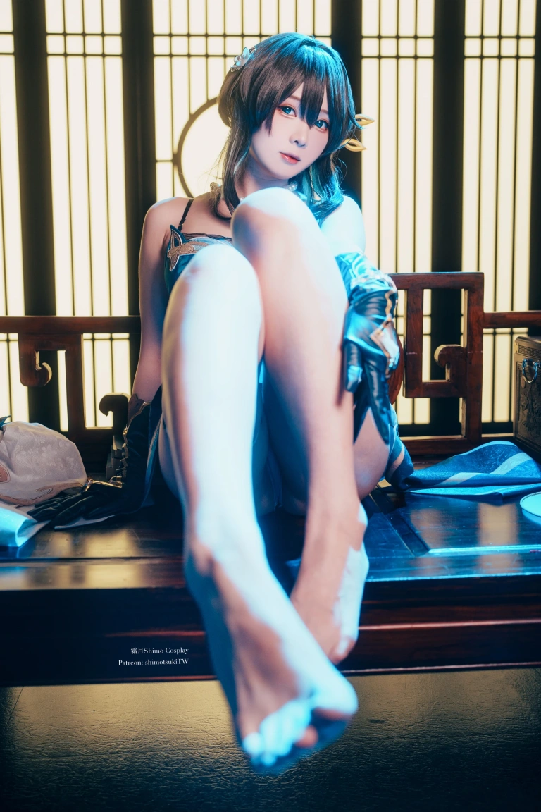 霜月shimo《阮梅》主题写真：20张全套美图