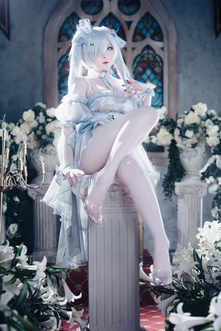 霜月shimo《灰姑娘Cinderella》主题写真：22张全套美图