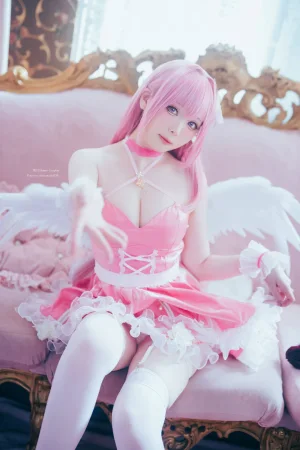霜月shimo《桃樂絲 Dorothy（NIKKE）》主题写真：26张全套美图，含3个视频
