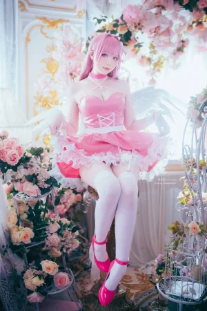 霜月shimo《桃樂絲 Dorothy（NIKKE）》主题写真：26张全套美图，含3个视频