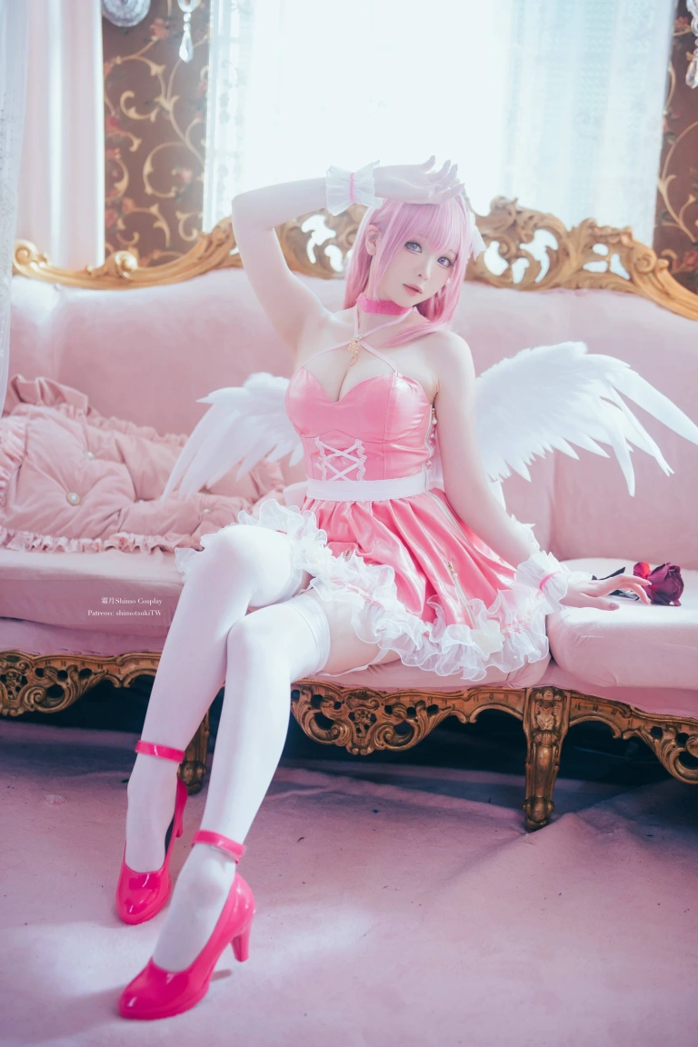 霜月shimo《桃樂絲 Dorothy（NIKKE）》主题写真：26张全套美图，含3个视频
