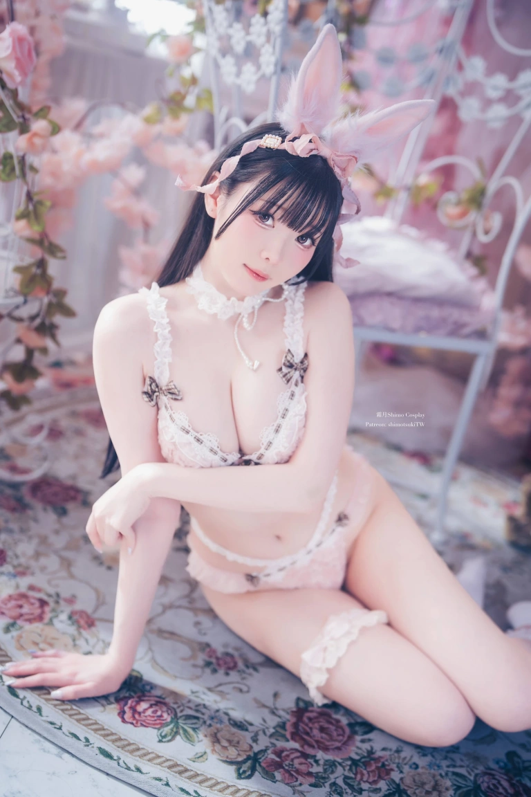 霜月shimo《Fluffy Bunny 2026》主题写真：20张全套美图
