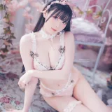 霜月shimo《Fluffy Bunny 2026》主题写真：20张全套美图