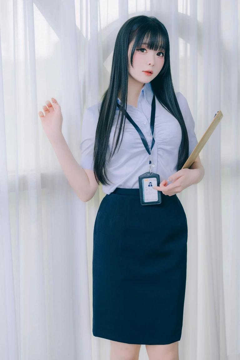 霜月shimo《DL写真集 Shimo’ Secret Office Vol.02》主题写真：139张全套美图