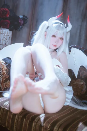 霜月shimo《Blanc Demon》主题写真：21张全套美图