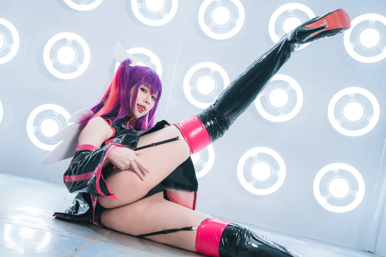 小空Sora《2.5次元的诱惑 米莉艾拉》主题写真：27张全套美图，含5个视频