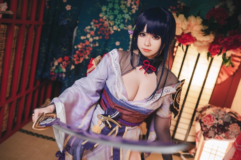 小空Sora《原神·雷电将军》主题写真：17张全套美图