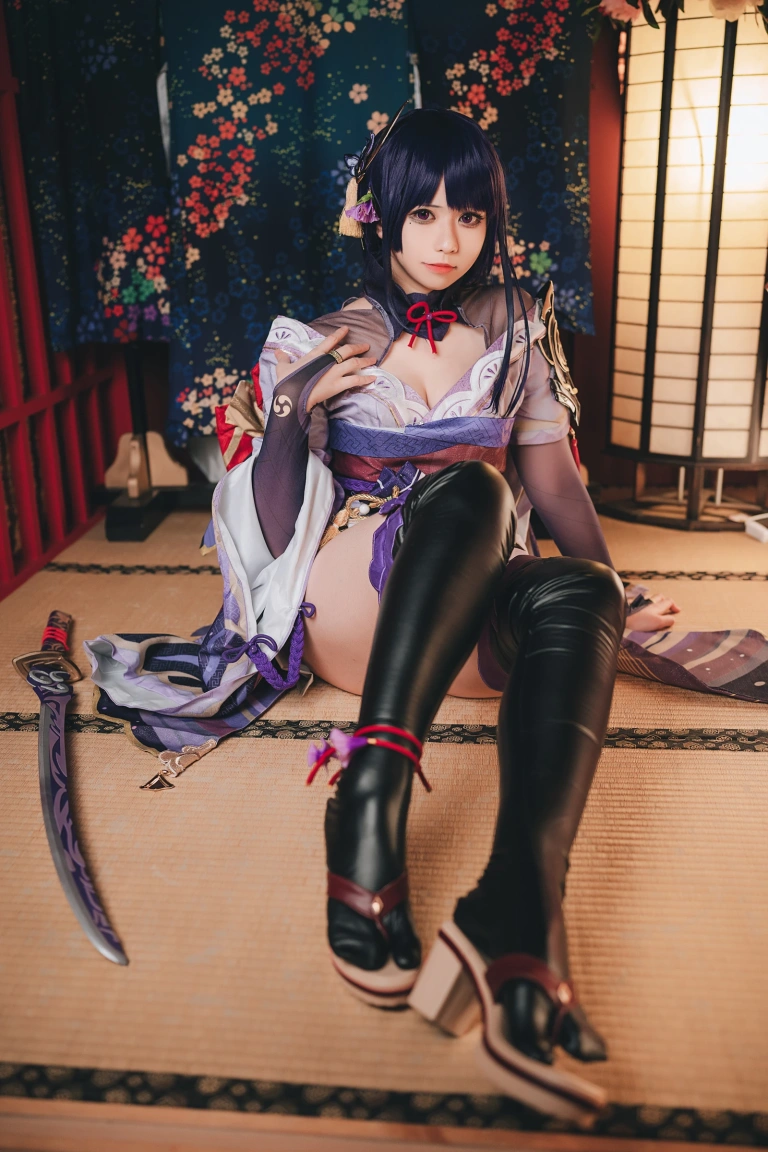 小空Sora《原神·雷电将军》主题写真：17张全套美图