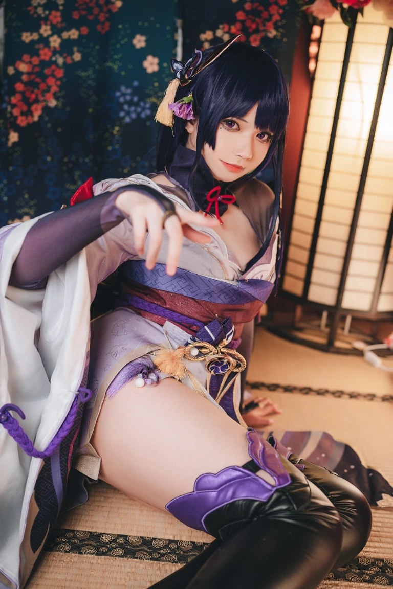 小空Sora《原神·雷电将军》主题写真：17张全套美图