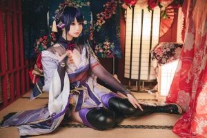 小空Sora《原神·雷电将军》主题写真：17张全套美图
