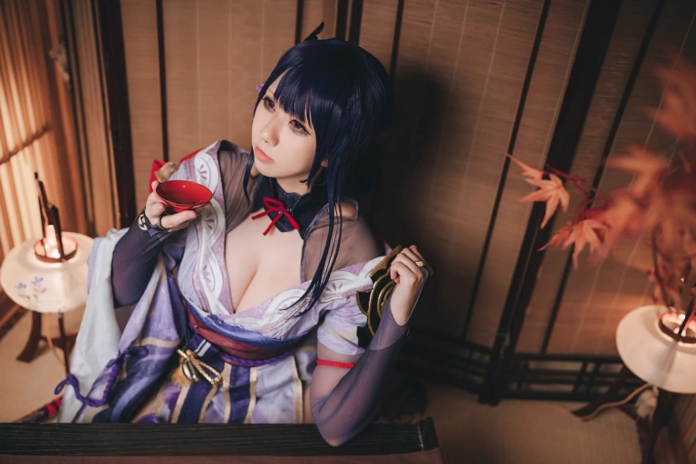 小空Sora《原神·雷电将军》主题写真：17张全套美图
