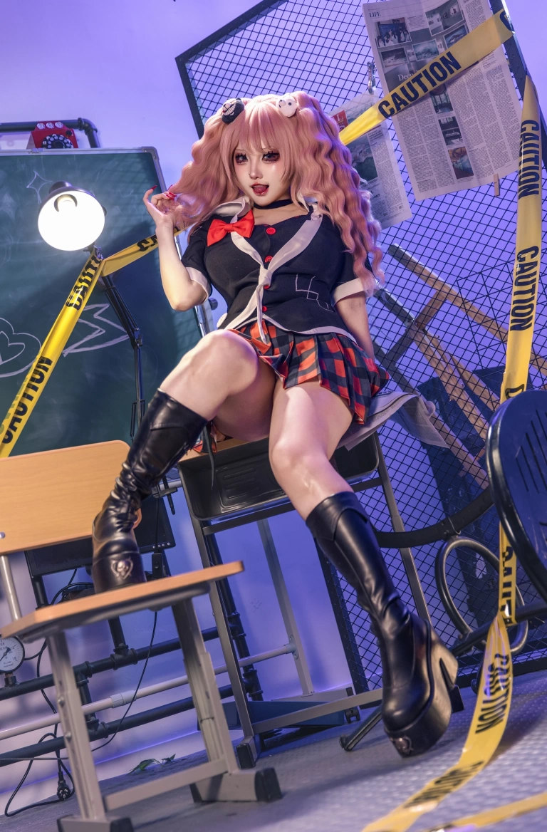 soso嗖嗖《弹丸论破 江之岛盾子》主题写真：36张全套美图