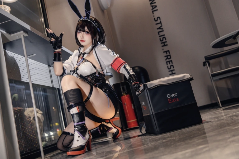 soso嗖嗖《外卖兔女郎》主题写真：17张全套美图