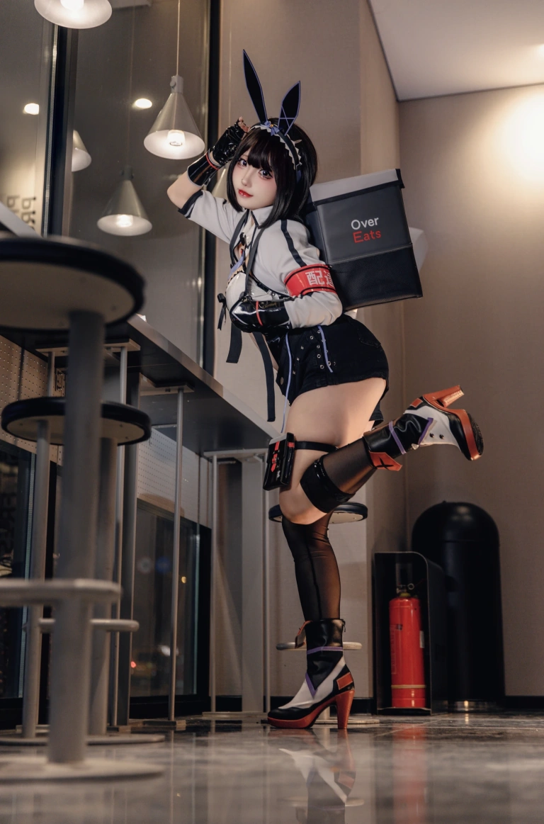soso嗖嗖《外卖兔女郎》主题写真：17张全套美图