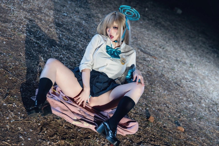 soso嗖嗖《明日奈夜樱户外》主题写真：39张全套美图