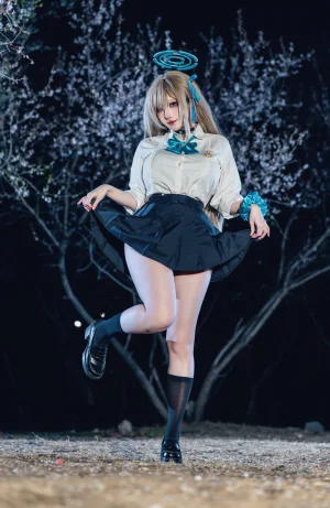 soso嗖嗖《明日奈夜樱户外》主题写真：39张全套美图