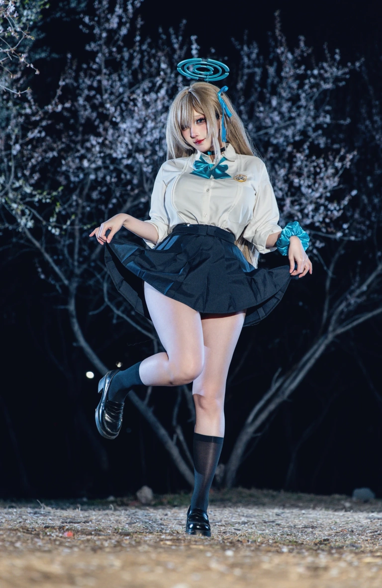 soso嗖嗖《明日奈夜樱户外》主题写真：39张全套美图