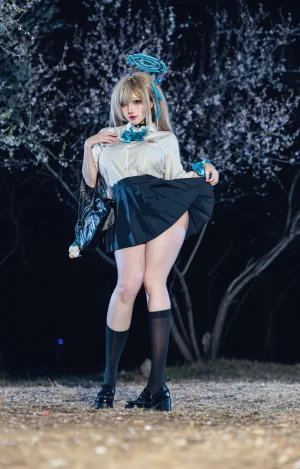 soso嗖嗖《明日奈夜樱户外》主题写真：39张全套美图