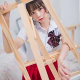 疯猫ss《VOL.01 制服写真集 画室JK》主题写真：23张全套美图