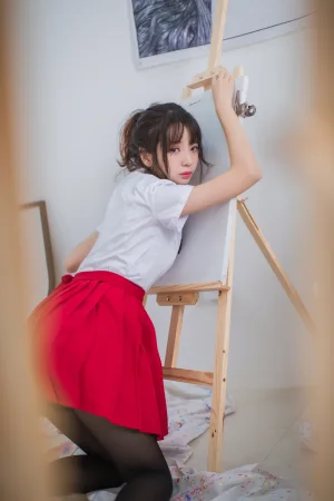 疯猫ss《VOL.01 制服写真集 画室JK》主题写真：23张全套美图