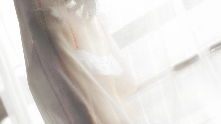 洛可ss《粉色泳衣》主题写真：33张全套美图