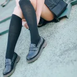 疯猫ss《VOL.01 制服写真集 室外JK》主题写真：18张全套美图