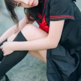 疯猫ss《VOL.01 制服写真集 室外JK》主题写真：18张全套美图