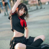 疯猫ss《VOL.01 制服写真集 室外JK》主题写真：18张全套美图