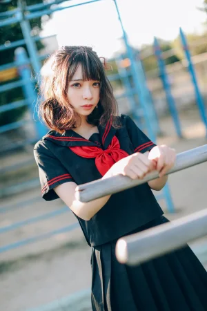 疯猫ss《VOL.01 制服写真集 室外JK》主题写真：18张全套美图