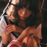 疯猫ss《VOL.01 制服写真集 血腥JK（被囚禁的少女）》主题写真：28张全套美图