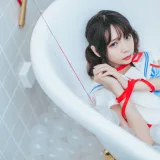 疯猫ss《VOL.01 制服写真集 浴室JK》主题写真：21张全套美图