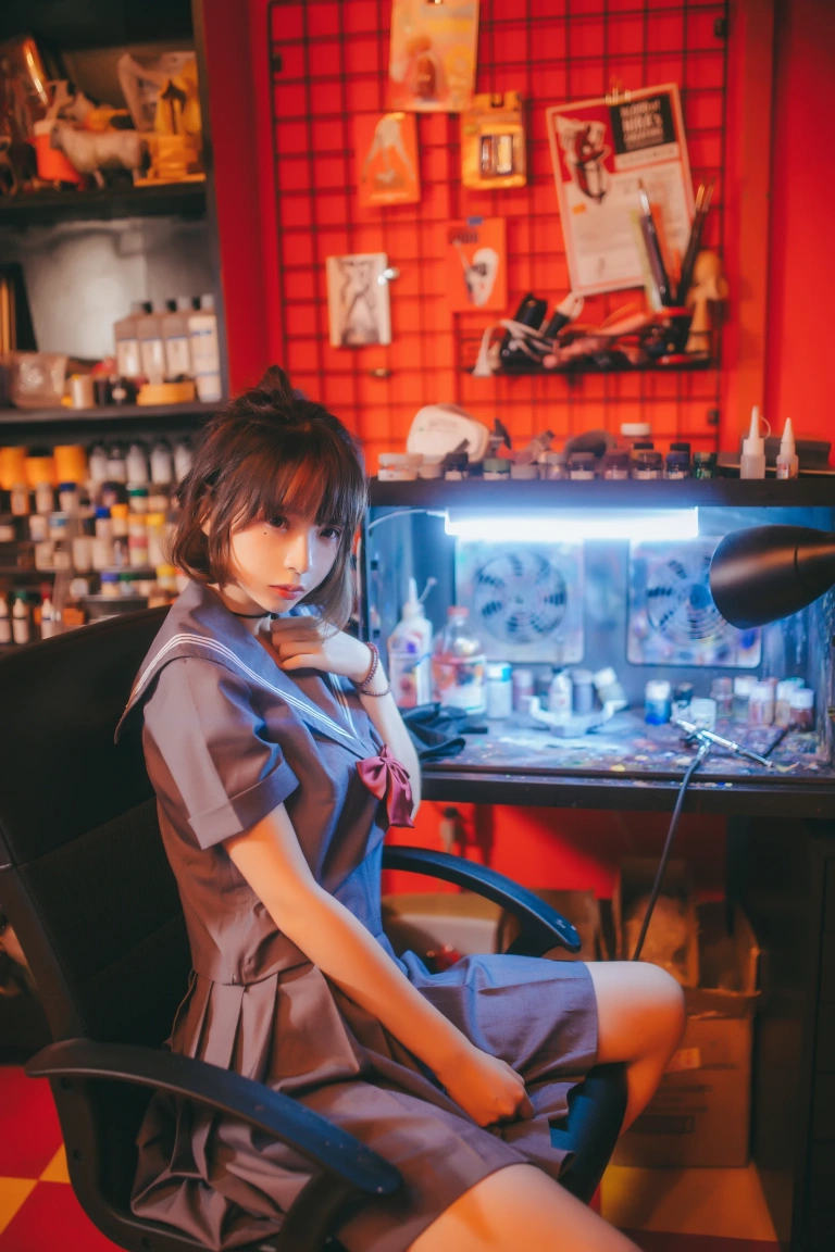 疯猫ss《VOL.02 制服写真集 暗黑JK（被囚禁的少女）》主题写真：16张全套美图