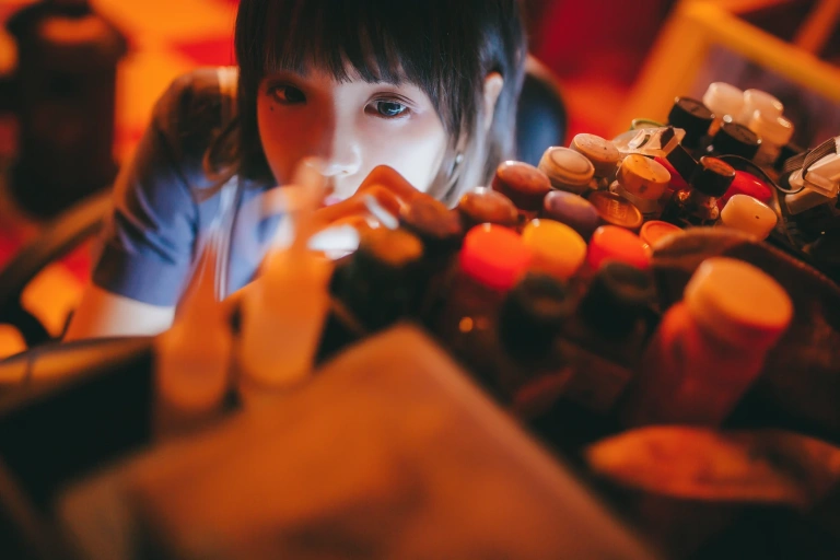 疯猫ss《VOL.02 制服写真集 暗黑JK（被囚禁的少女）》主题写真：16张全套美图