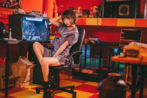 疯猫ss《VOL.02 制服写真集 暗黑JK（被囚禁的少女）》主题写真：16张全套美图
