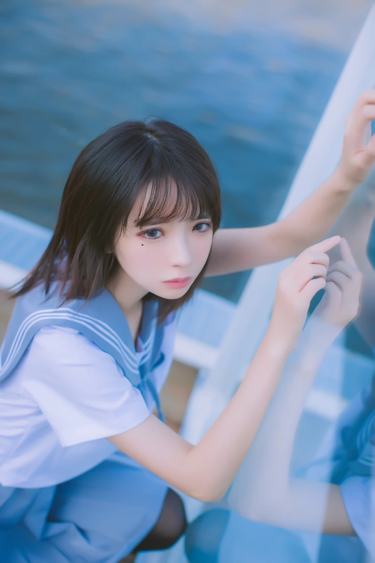 疯猫ss《VOL.02 制服写真集 海边》主题写真：15张全套美图