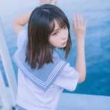 疯猫ss《VOL.02 制服写真集 海边》主题写真：15张全套美图