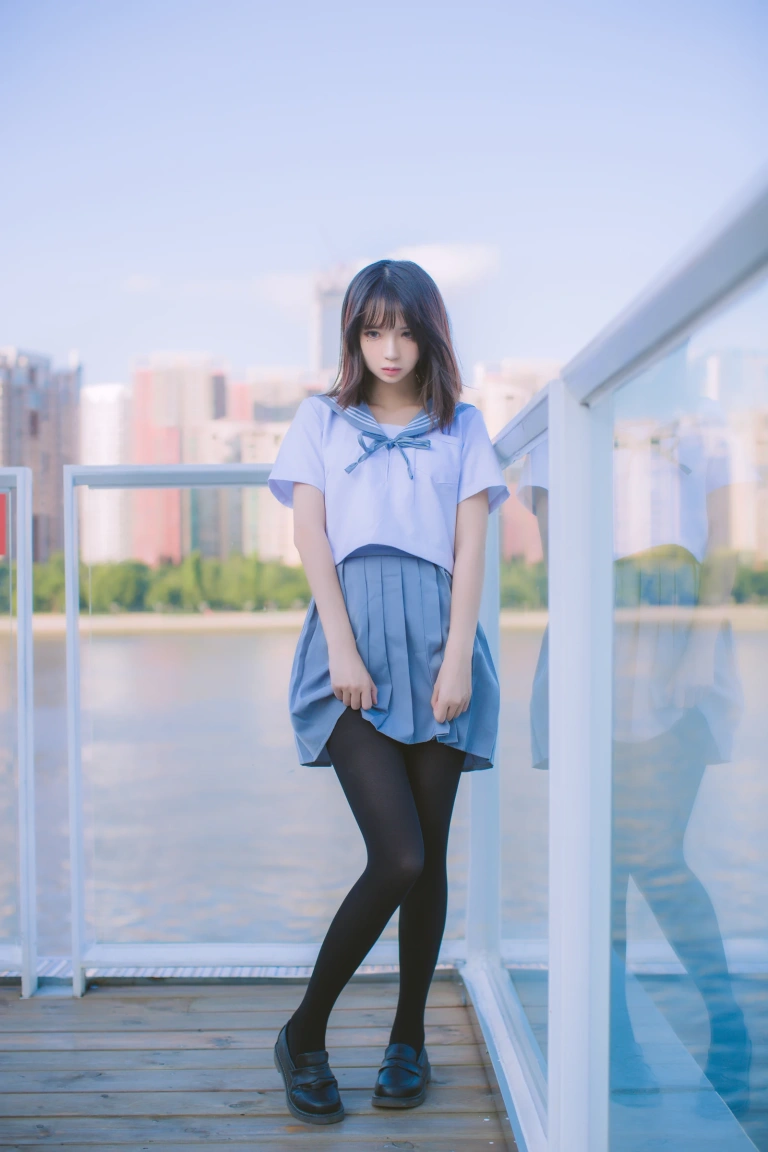 疯猫ss《VOL.02 制服写真集 海边》主题写真：15张全套美图